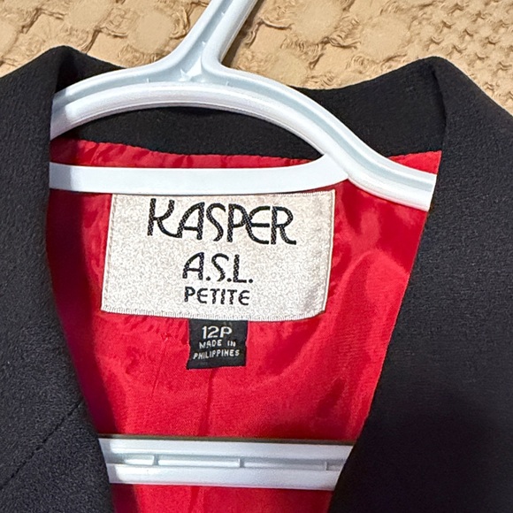 Kasper Red Blazer with Black Contrast Collar - Picture 2 of 11